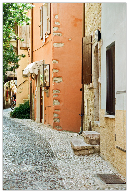 Dolomity – uličky v mestečku Malcesine